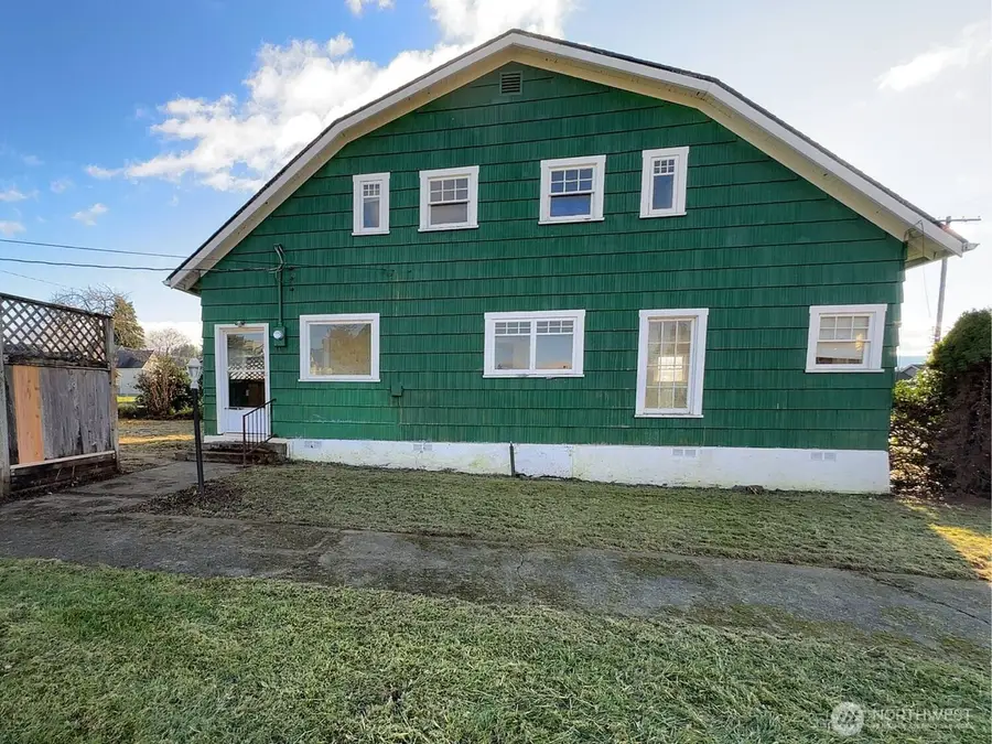 220 N 3rd St, Pe Ell, WA 98572 - #3