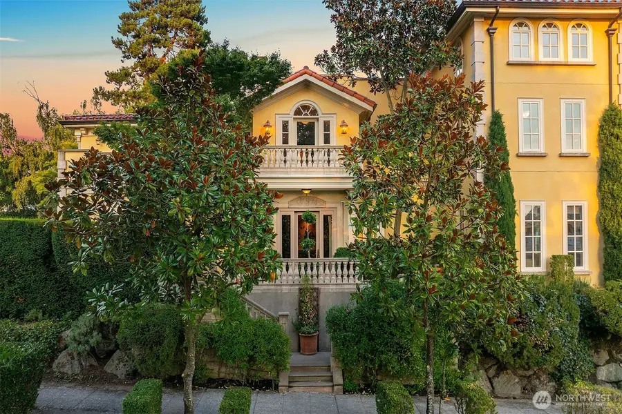 623 W Highland Drive, Seattle, WA 98119 - #2