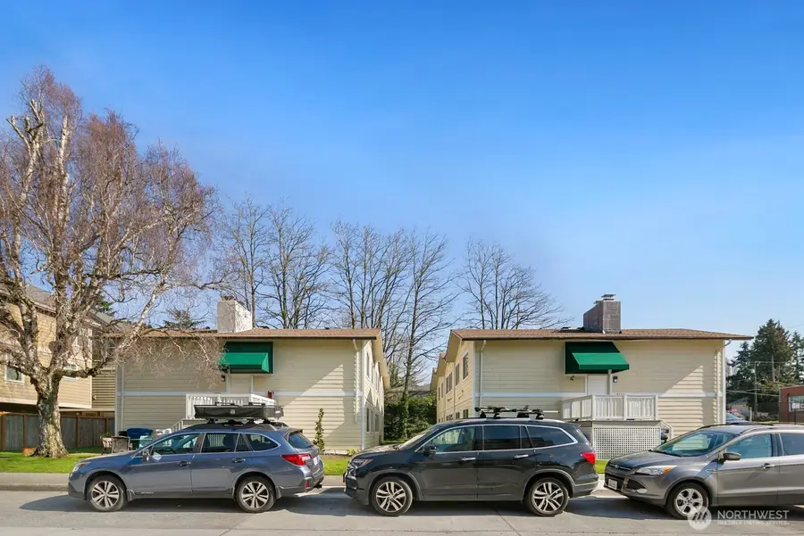 9200 Densmore Avenue N, Seattle, WA 98103 - #2