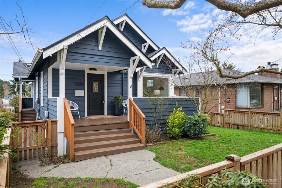 8341 28th Avenue Nw, Seattle, WA 98117 - #2