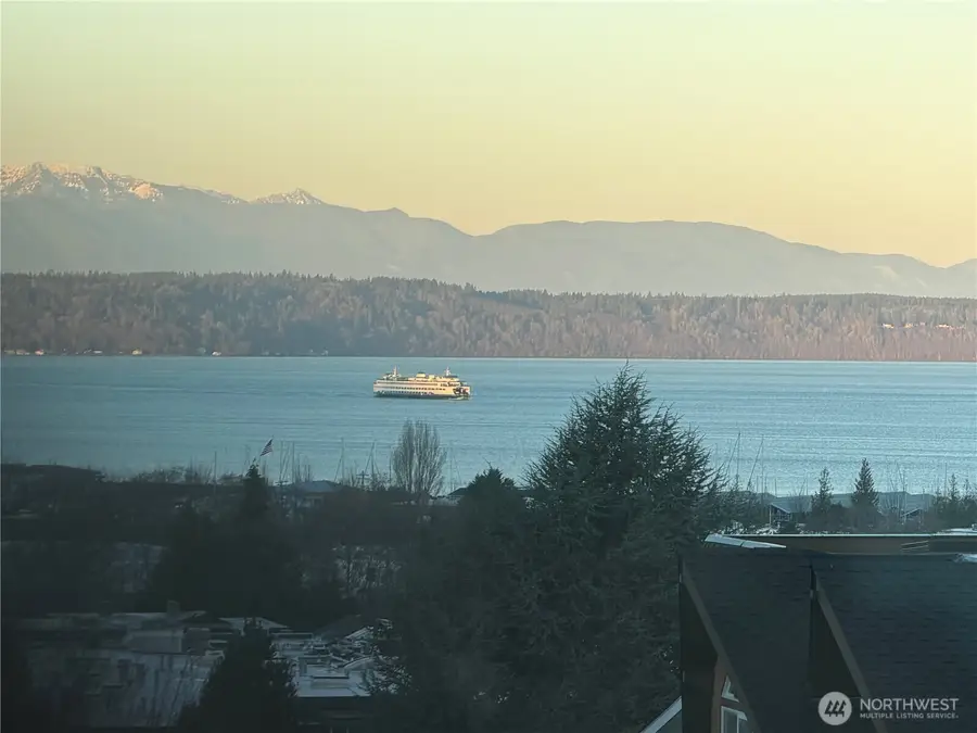 556 Holly Drive, Edmonds, WA 98020 - #2