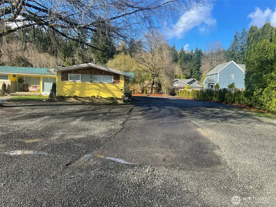 310 W Pine Street, Elma, WA 98541 - #3