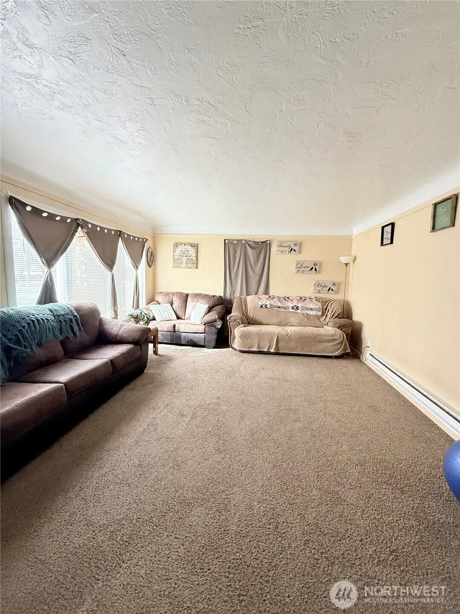 216 Cherry Avenue W, Omak, WA 98841 - #3