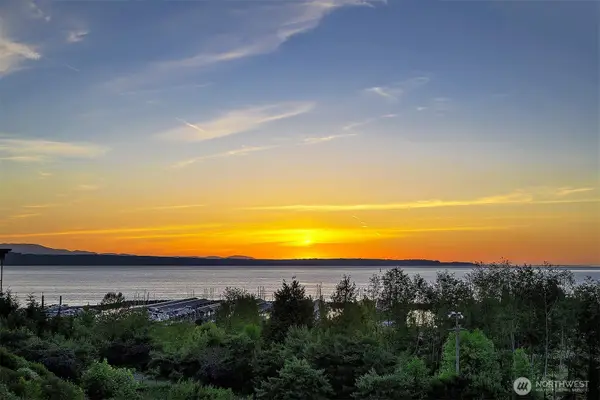 61 Pine Street #216, Edmonds, WA 98020