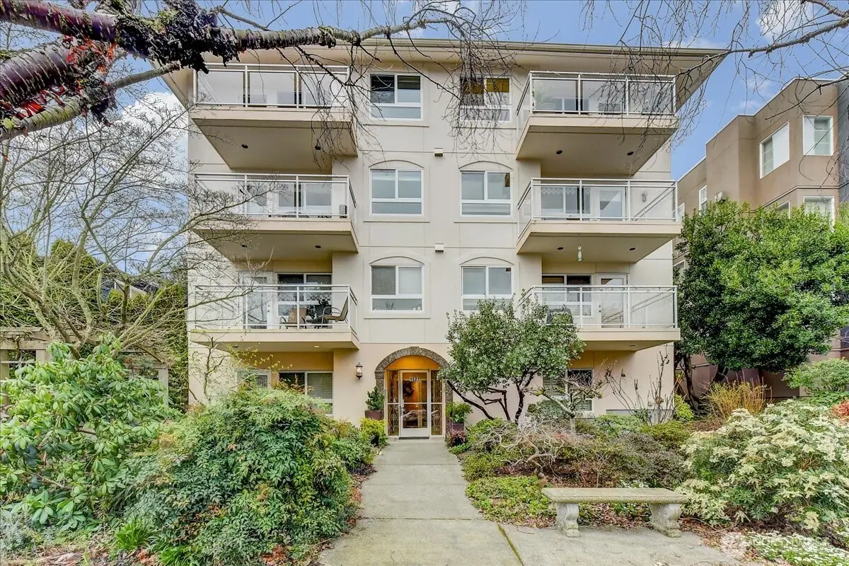 1527 California Avenue Sw #301, Seattle, WA 98116 - #1