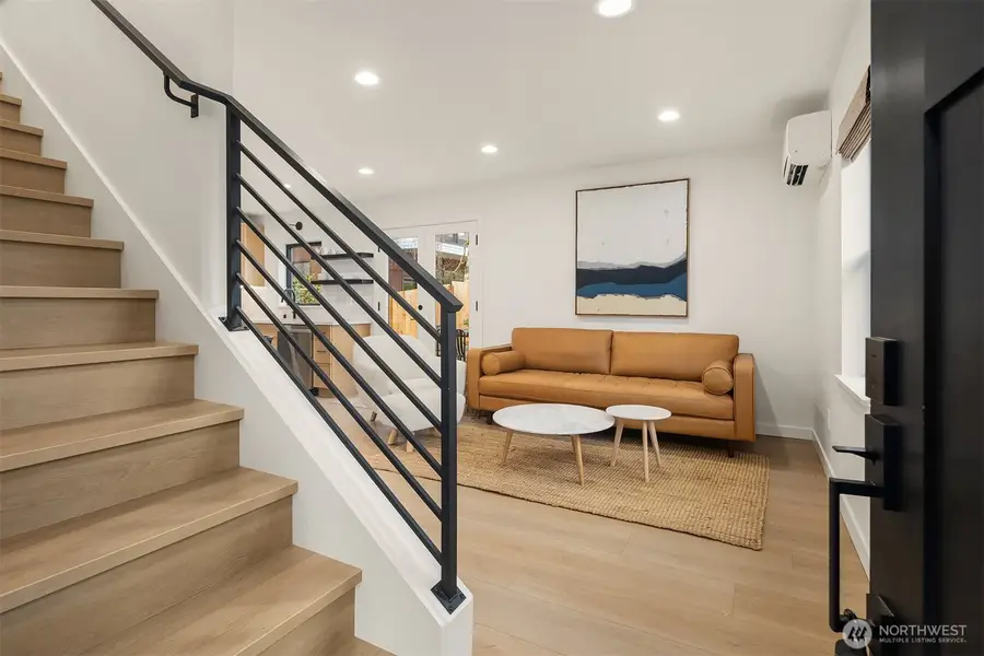 4009 33rd Avenue W #B, Seattle, WA 98199 - #2