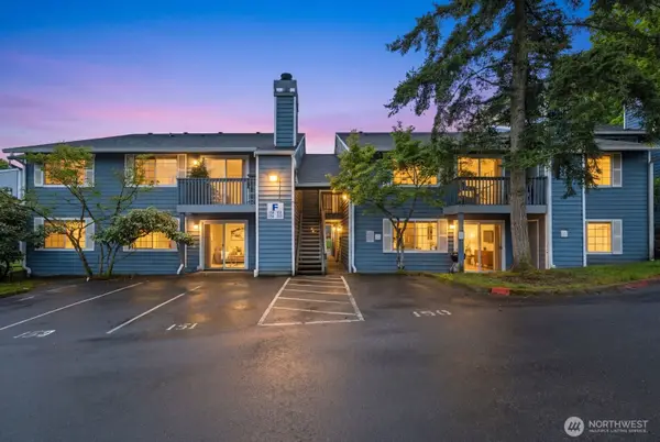 16817 Larch Way #F101, Lynnwood, WA 98037