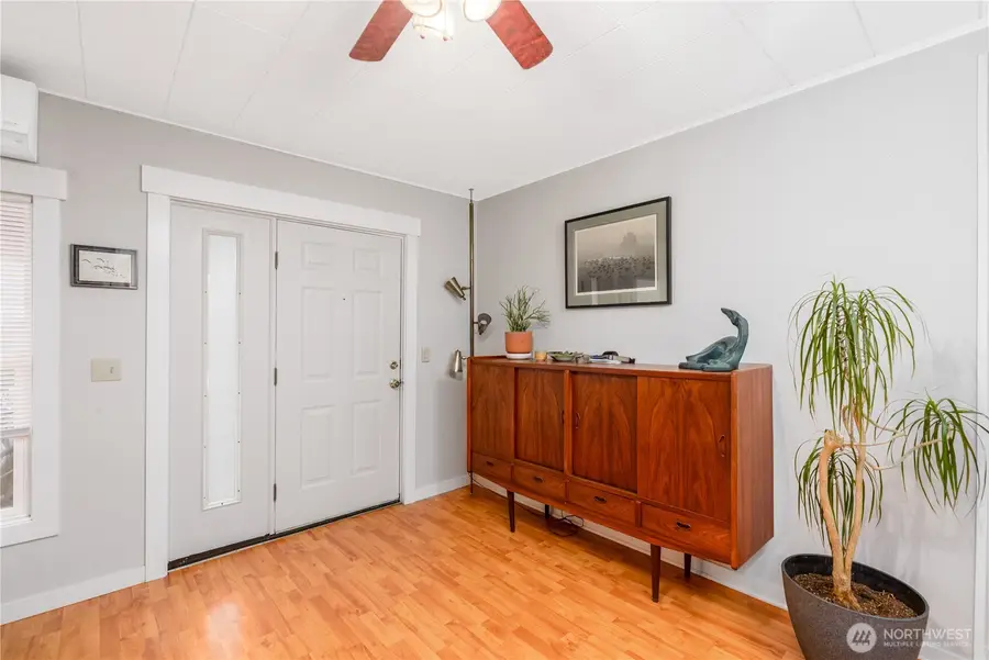 1031 W Glenwood St, Port Angeles, WA 98363 - #2