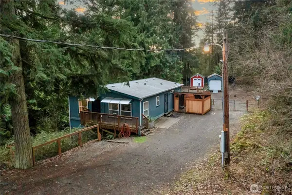 3902 162nd Avenue E, Lake Tapps, WA 98391