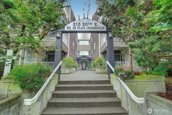 215 20th Avenue E #307, Seattle, WA 98112