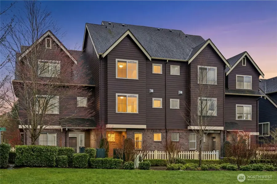 909 4th Avenue Ne, Issaquah, WA 98029 - #2