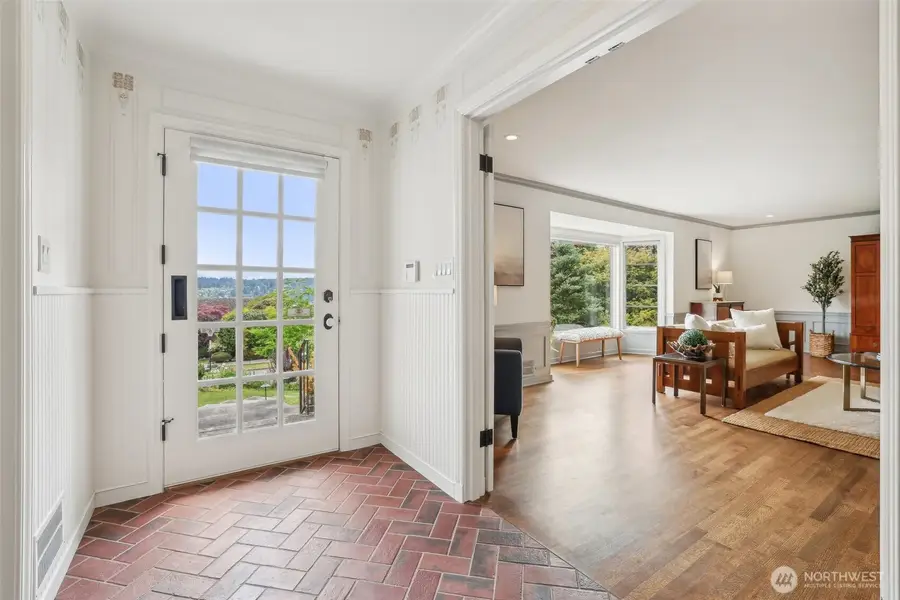 16255 38th Avenue Ne, Lake Forest Park, WA 98155 - #2