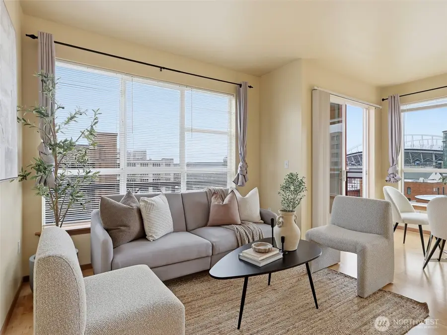 668 S Lane Street #404, Seattle, WA 98104 - #3