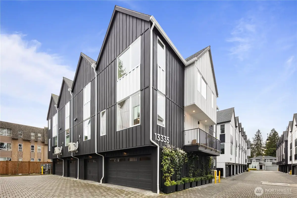 13335 Greenwood Avenue N #D, Seattle, WA 98133 - #1