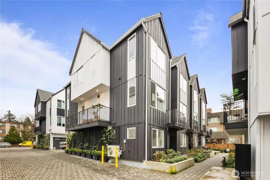 13335 Greenwood Avenue N #D, Seattle, WA 98133 - #2
