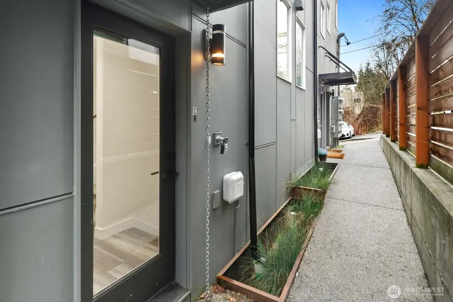 3026 SW Charlestown Street, Seattle, WA 98126 - #3