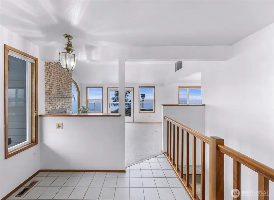 1207 Rainier Lane, Oak Harbor, WA 98277 - #3