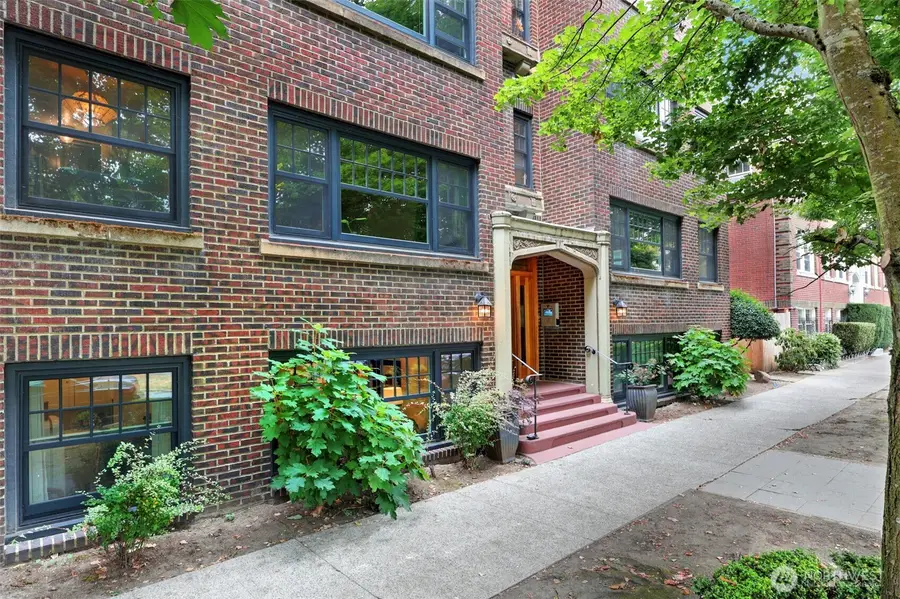 525 16th Avenue E #102, Seattle, WA 98112 - #3