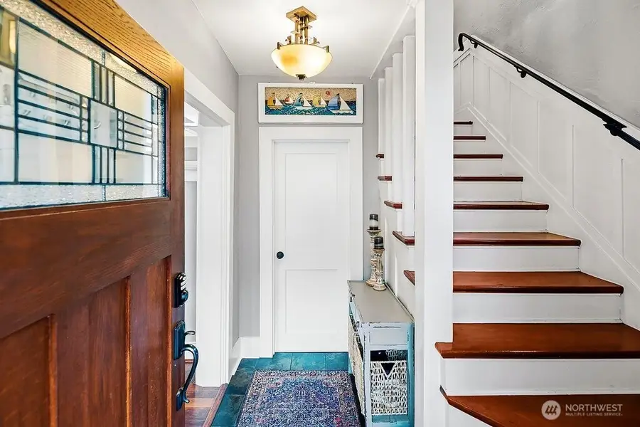 3847 Beach Drive Sw, Seattle, WA 98116 - #3