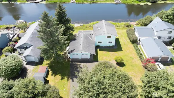 393 Canal Drive Se, Ocean Shores, WA 98569