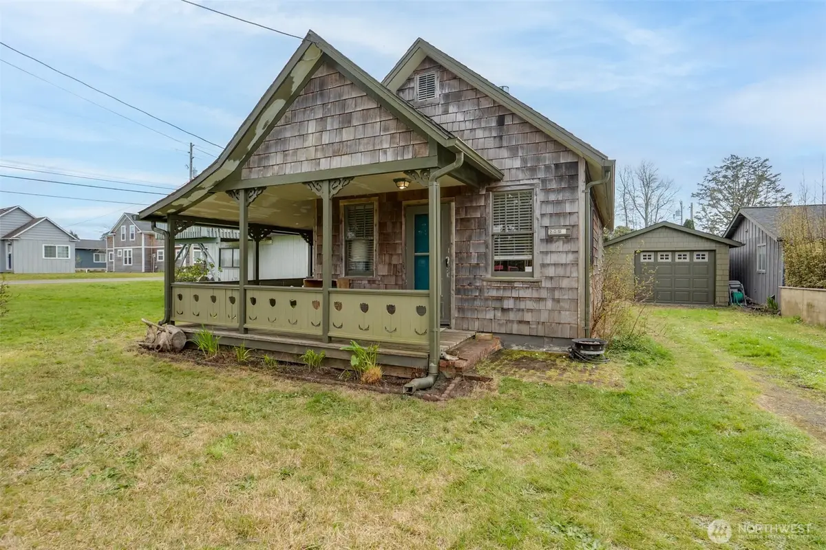 209 5th Street Ne, Long Beach, WA 98631 - #1