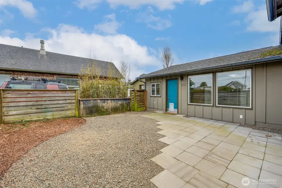 207 5th Street Ne, Long Beach, WA 98631 - #3