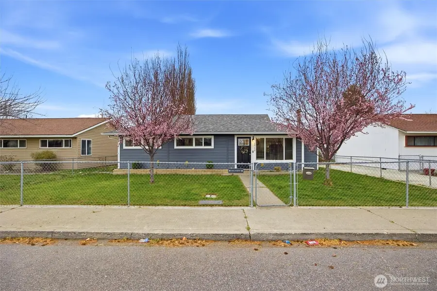 1715 N 15th Avenue, Pasco, WA 99301 - #3