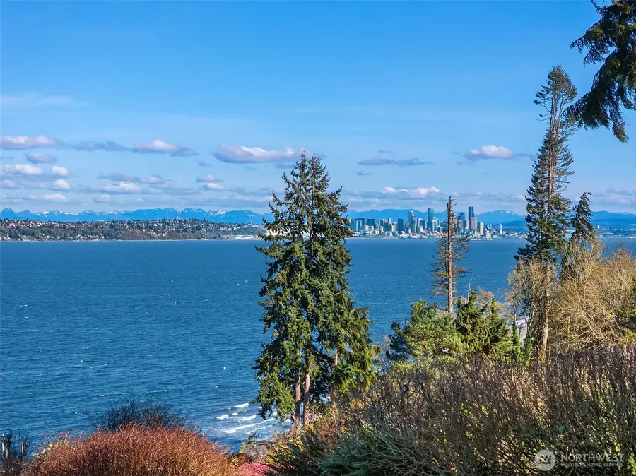 7946 Grand Avenue Ne, Bainbridge Island, WA 98110 - #3