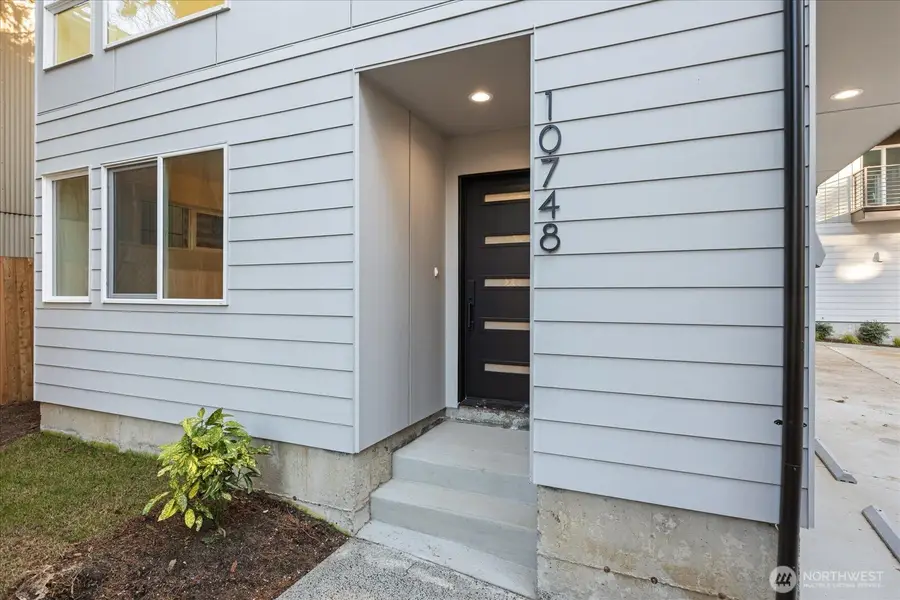 10748 Interlake Avenue N, Seattle, WA 98133 - #2