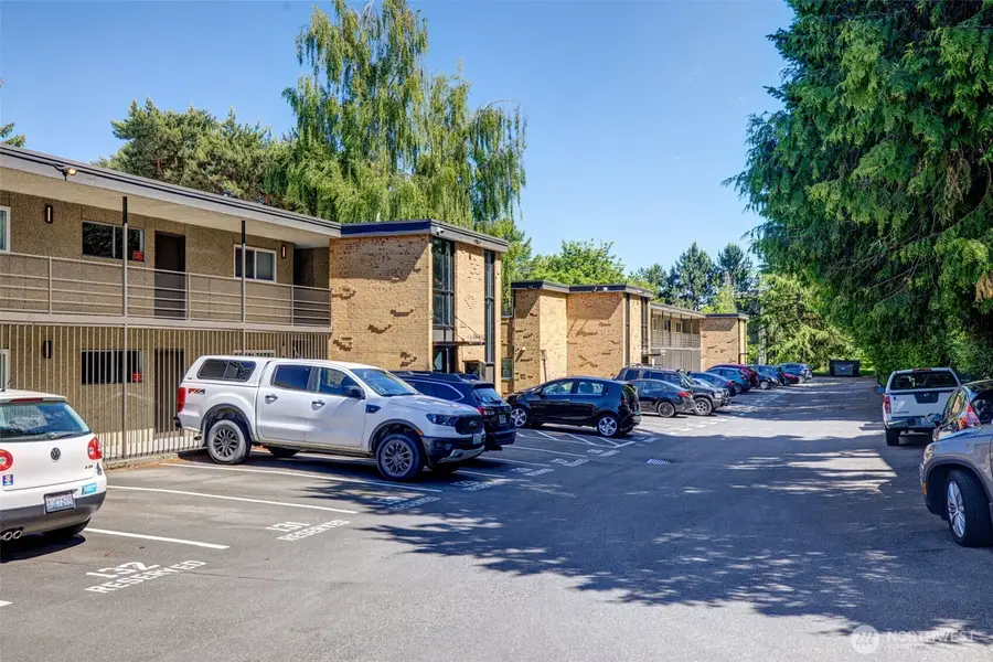 3814 11th Avenue W #Apt 23, Seattle, WA 98119 - #2