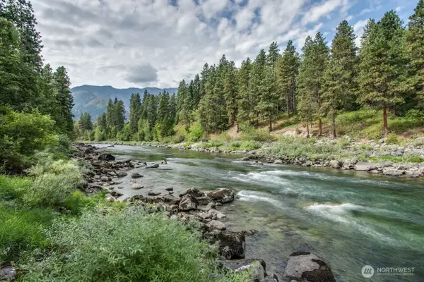 9864 E Leavenworth Road, Leavenworth, WA 98826