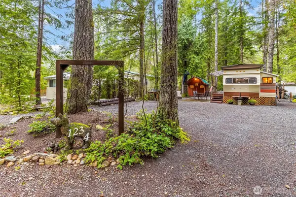 123 Drial Loop, Deming, WA 98244