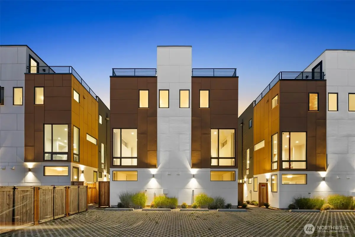 9239 16th Avenue Sw, Seattle, WA 98106 - #1