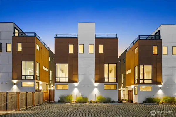 9239 16th Avenue Sw, Seattle, WA 98106