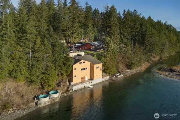 9930 Misery Point Road Nw, Seabeck, WA 98380