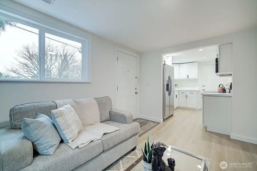 10231 36th Avenue Sw, Seattle, WA 98146 - #3