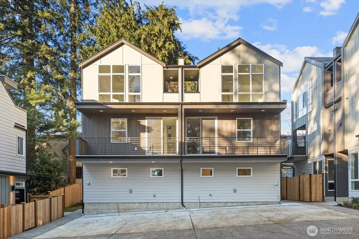 10748 Interlake Avenue N, Seattle, WA 98133 - #1