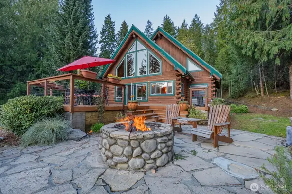 6323 N Lake Cushman Road, Hoodsport, WA 98548