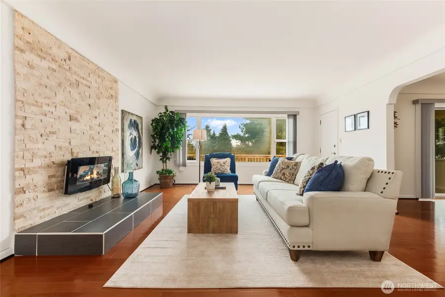 1900 S 104th, Seattle, WA 98168 - #2