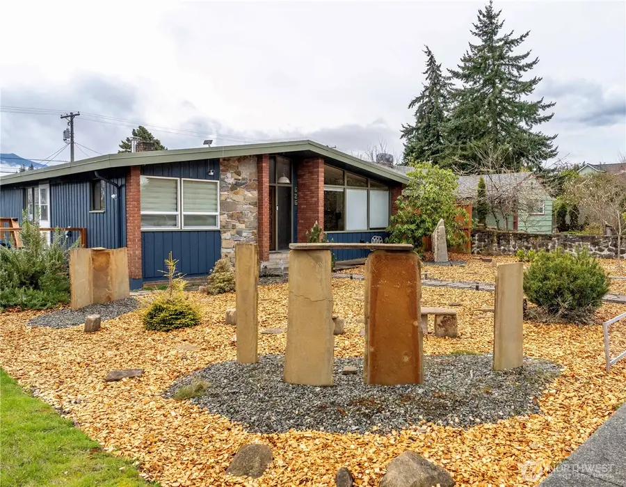 626 E Georgiana Street, Port Angeles, WA 98362 - #2