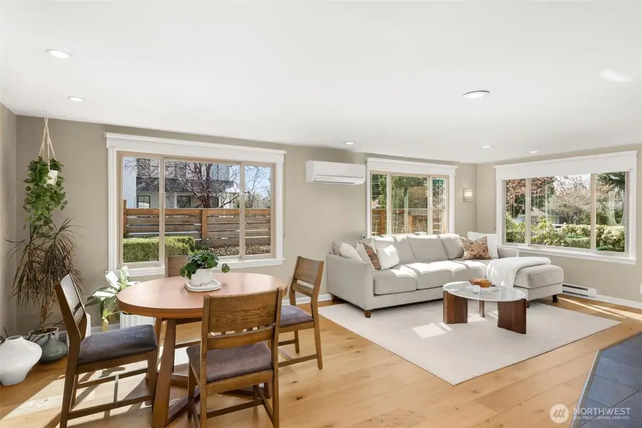 9102 12th Avenue Ne, Seattle, WA 98115 - #3