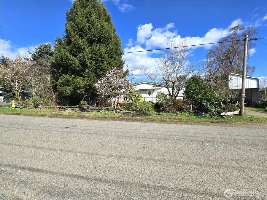 520 N 3rd Street, Elma, WA 98541 - #2