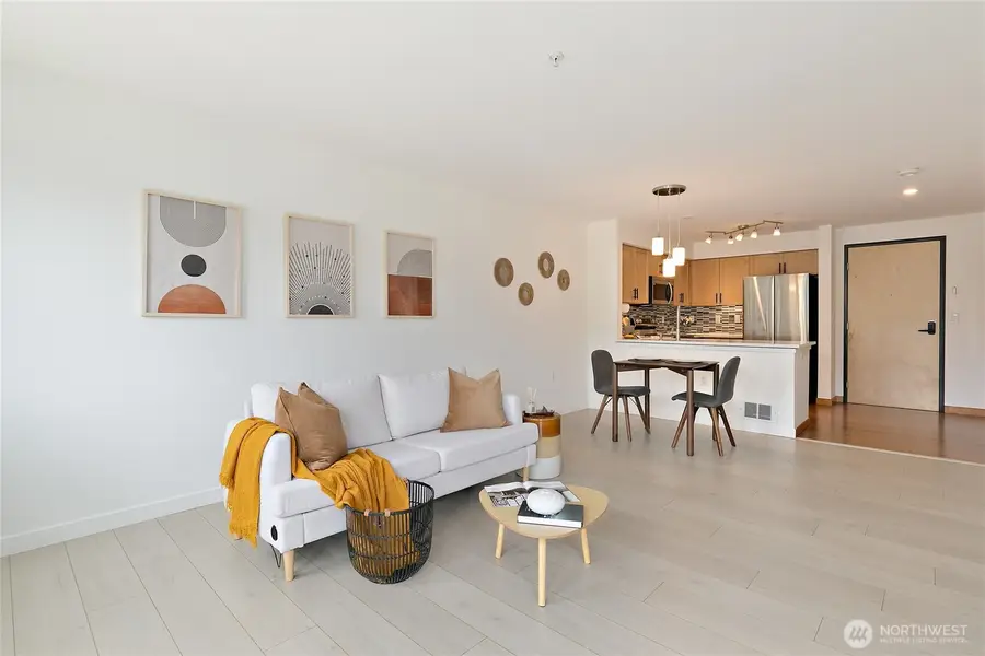 827 Hiawatha Place S #402, Seattle, WA 98144 - #3