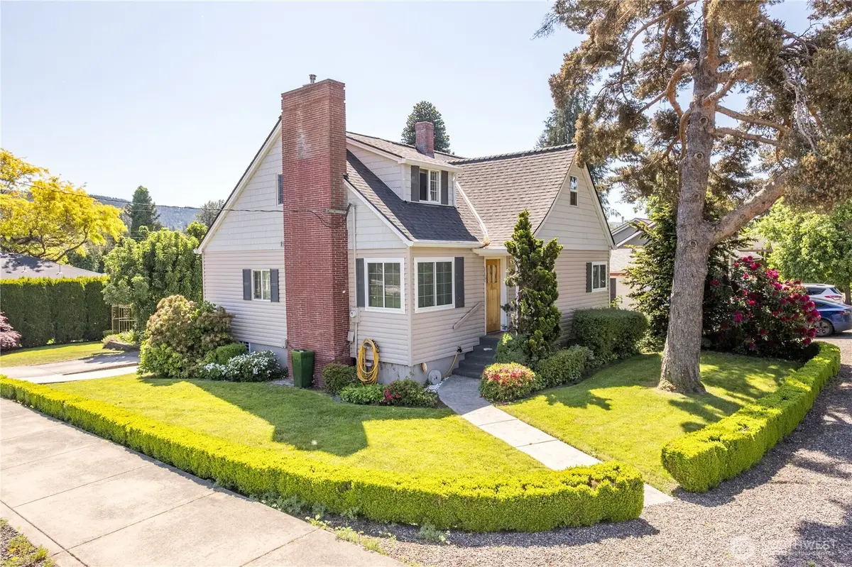 412 Kirby Avenue Se, Castle Rock, WA 98611 - #1