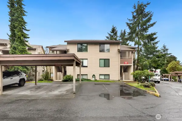 15175 Sunwood Boulevard #DD32, Tukwila, WA 98188