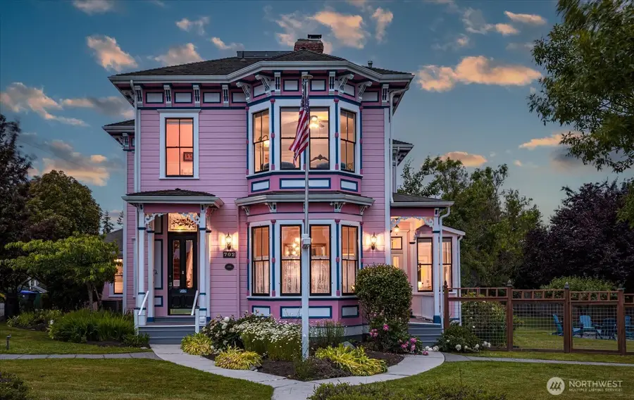 702 N Main Street, Coupeville, WA 98239 - #2