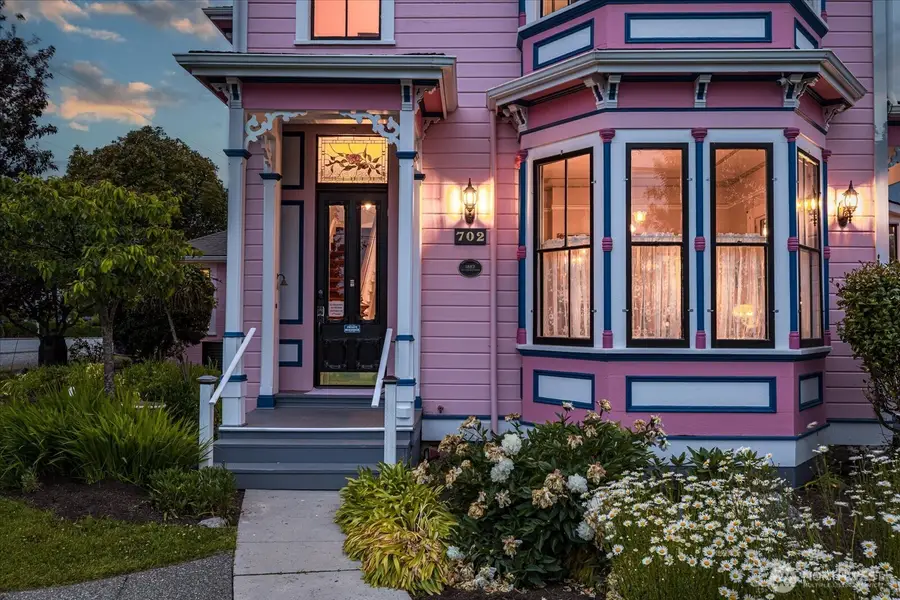 702 N Main Street, Coupeville, WA 98239 - #3