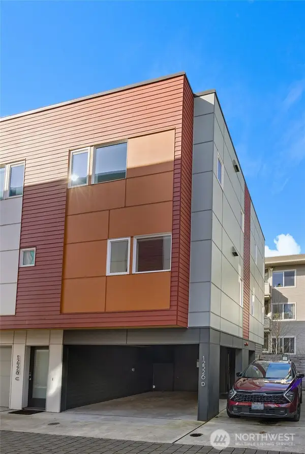 12526 15th Avenue Ne #D, Seattle, WA 98125