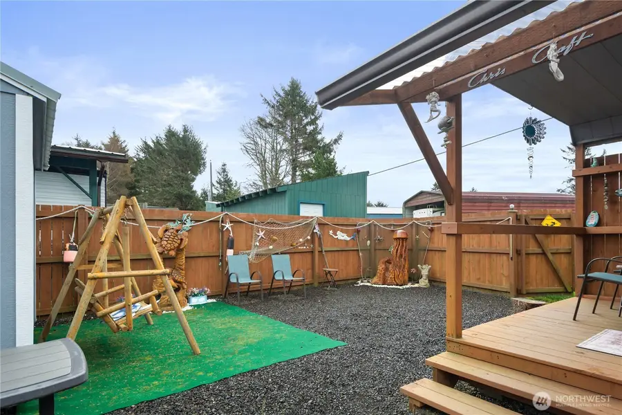 879 Magellan Avenue Ne, Ocean Shores, WA 98569 - #3
