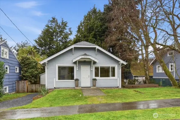 8553 Dayton Avenue N, Seattle, WA 98103